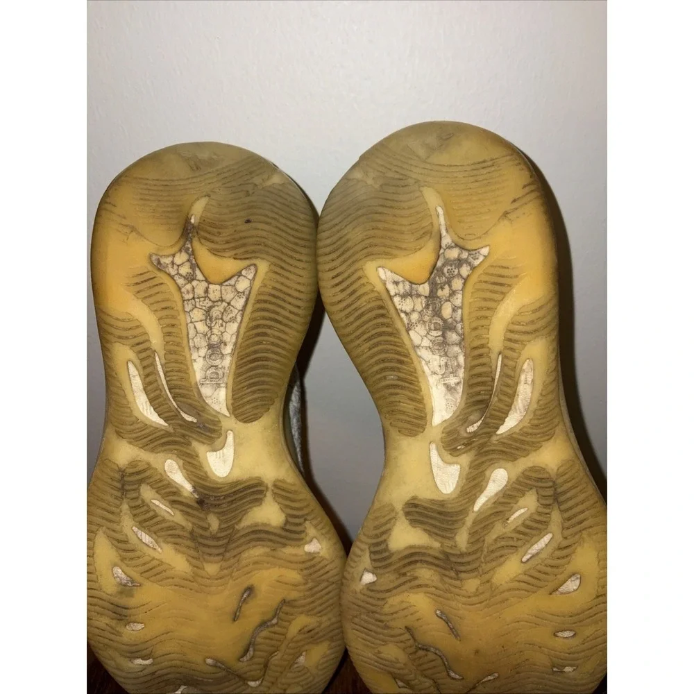 Size 9.5 - adidas Yeezy Boost 380 Calcite Glow 2020‎